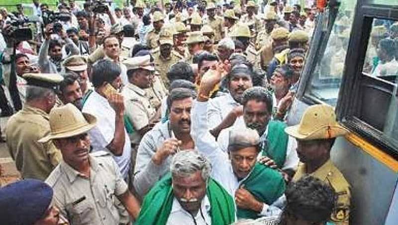 ರೈತನ ಆತ್ಮಹತ್ಯೆ ಪ್ರತಿಭಟನೆ ಮಧ್ಯೆ ಸಿಎಂ ಕುಮಾರಸ್ವಾಮಿ ಮಂಡ್ಯಕ್ಕೆ ಭೇಟಿ