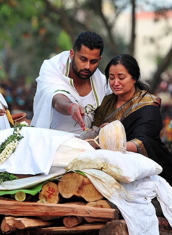 ಕಂಠೀರವ ಸ್ಟುಡಿಯೋದಲ್ಲಿ ಅಂಬಿಗೆ ಅಂತಿಮ ವಿದಾಯ