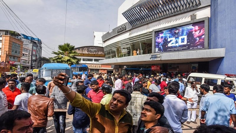 ರಜನಿ' ಅಭಿಯನದ  2.0 ಚಿತ್ರಕ್ಕೆ ರಾಜ್ಯದಲ್ಲಿ ಉತ್ತಮ ಪ್ರತಿಕ್ರಿಯೆ