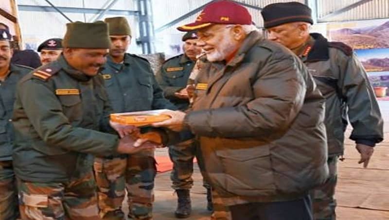ಚೀನಾ- ಭಾರತ ಗಡಿಯಲ್ಲಿ ಯೋಧರೊಂದಿಗೆ ಪ್ರಧಾನಿ ದೀಪಾವಳಿ ಆಚರಣೆ!