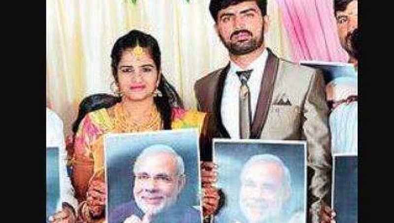 ಮದುವೆ ಸಮಾರಂಭದಲ್ಲಿ ಮೋದಿ: ಲಗ್ನ ಪತ್ರಿಕೆಯಲ್ಲಿ ಮೋದಿ ಫೋಟೋ ಮುದ್ರಿಸಿ ಅಭಿಮಾನ ಮೆರೆದ ಜೋಡಿ!