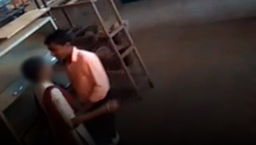 ಶಾಲೆಯಲ್ಲೇ ವಿದ್ಯಾರ್ಥಿನಿಯನ್ನು ಕಾಮತೃಷೆಗೆ ಬಳಸಿಕೊಂಡ ಮಂಗಳೂರು ಶಿಕ್ಷಕ, ವಿಡಿಯೋ ವೈರಲ್!