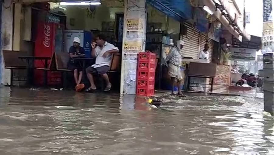 ಕಲಬುರ್ಗಿಯಲ್ಲಿ ಭಾರೀ ಮಳೆ: ಅಪಾರ ಬೆಳೆ ಹಾನಿ, ಜನ ಜೀವನ ಅಸ್ತವ್ಯಸ್ಥ