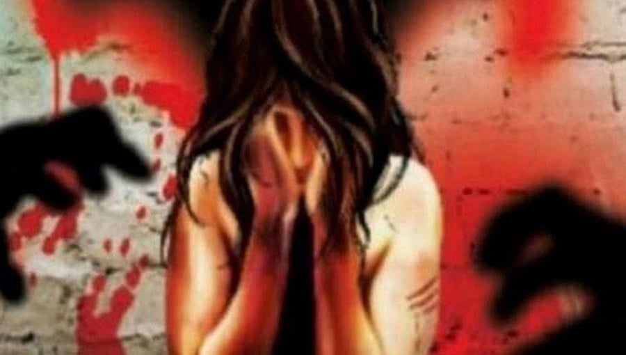 ಮಂಗಳೂರು: ಶಾಲೆಯಲ್ಲಿ ವಿದ್ಯಾರ್ಥಿನಿಯನ್ನು ಕಾಮತೃಷೆಗೆ ಬಳಸಿಕೊಂಡಿದ್ದ  ಕಾಮುಕ ಶಿಕ್ಷಕನ ಬಂಧನ