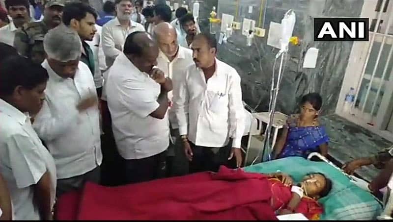 ವಿಷ ಪ್ರಸಾದ ದುರಂತ: ಸಂತ್ರಸ್ಥರ ಕುಟುಂಬಕ್ಕೆ 5 ಲಕ್ಷ ಪರಿಹಾರ ಘೋಷಿಸಿದ ಸಿಎಂ ಕುಮಾರಸ್ವಾಮಿ