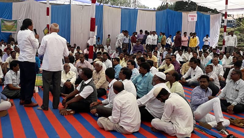 ಬೆಳಗಾವಿ: ಸುವರ್ಣ ವಿಧಾನಸೌಧ ಬಳಿ ಕೃಷಿ ಪರಿಕರ ಮಾರಾಟಗಾರರ ಪ್ರತಿಭಟನೆ