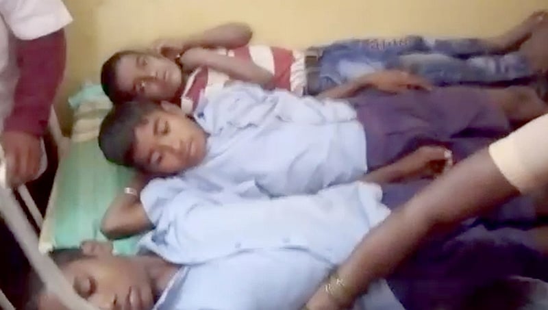 ಬಾಗಲಕೋಟೆ: ಹಲ್ಲಿ ಬಿದ್ದ ಬಿಸಿಯೂಟ ಸೇವಿಸಿ 40 ಮಕ್ಕಳು ಅಸ್ವಸ್ಥ