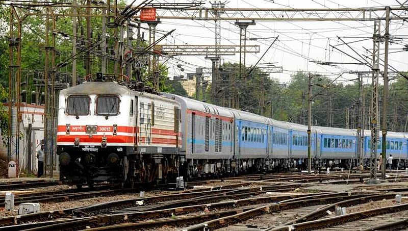ಹಬ್ಬಕ್ಕೆ ಸಾಲು-ಸಾಲು ರಜೆ: ಬೆಂಗಳೂರು-ಬೆಳಗಾವಿ, ವಿಜಯಪುರಕ್ಕೆ ವಿಶೇಷ ರೈಲು ವ್ಯವಸ್ಥೆ!