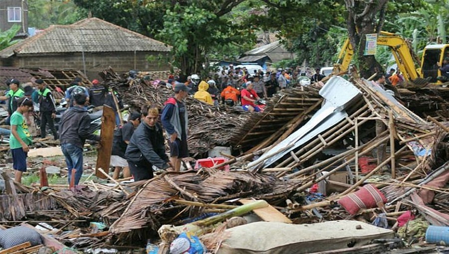ಇಂಡೋನೇಷಿಯಾ: ಭೀಕರ ಸುನಾಮಿಯ ಅಟ್ಟಹಾಸ, ಸಾವಿನ ಸಂಖ್ಯೆ 373ಕ್ಕೆ ಏರಿಕೆ