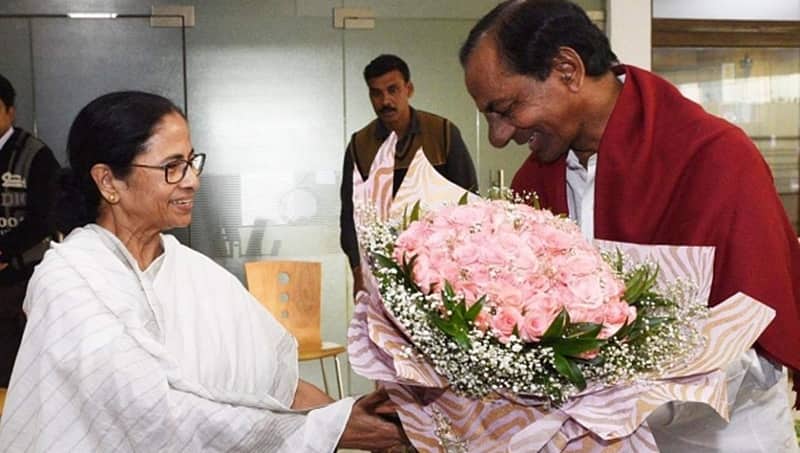 ಫೆಡರಲ್ ಫ್ರಂಟ್ ರಚನೆ ಮಾತುಕತೆ ಮುಂದುವರೆಯಲಿದೆ: ಮಮತಾ ಭೇಟಿ ಬಳಿಕ ಕೆಸಿಆರ್