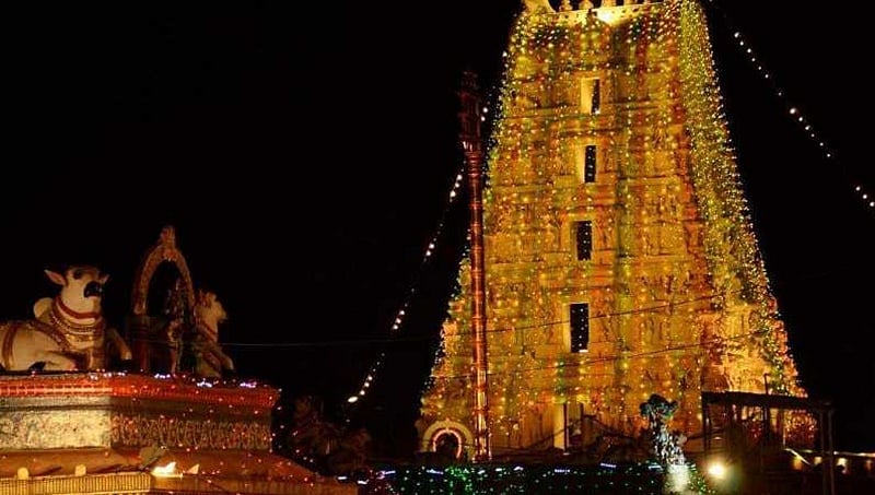 ದೇವಸ್ಥಾನದ ಅಧಿಕಾರಿಯ ವಿರುದ್ಧ ಮಾಟ-ಮಂತ್ರ: ಶ್ರೀಶೈಲಂ ಅರ್ಚಕ ಅಮಾನತು