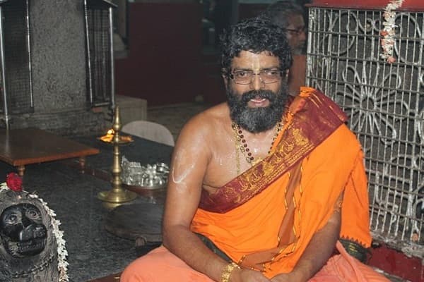 <div><b>ಲಕ್ಷ್ಮೀವರ ತೀರ್ಥ ಸ್ವಾಮೀಜಿ</b></div><div>ಅಷ್ಟಮಠಗಳಲ್ಲಿ ಒಂದಾದ ಶಿರೂರು ಮಠದ ಶ್ರೀ ಲಕ್ಷ್ಮೀವರ ತೀರ್ಥ ಸ್ವಾಮೀಜಿಗಳು ಜೂನ್ 19 ರಂದು ನಿಗೂಢವಾಗಿ ಸಾವನ್ನಪ್ಪಿದ್ದರು, ಲಕ್ಷ್ಮೀವರ ಸ್ವಾಮೀಜಿಗಳಿಗೆ 54 ವರ್ಷ ವಯಸ್ಸಾಗಿತ್ತು. </div>