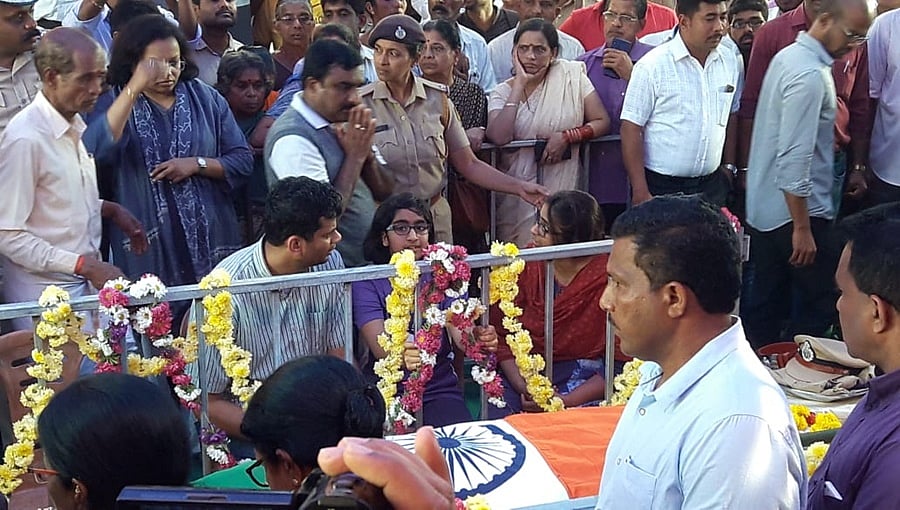 ಖಡಕ್ ಅಧಿಕಾರಿ ಮಧುಕರ್ ಶೆಟ್ಟಿ ಪಂಚಭೂತಗಳಲ್ಲಿ ಲೀನ
