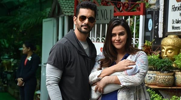 <div><b>ನೇಹಾ ದೂಪಿಯಾ</b></div><div>ತಮ್ಮ ಬಹುಕಾಲದ ಗೆಳೆಯ ಅಂಗದ್ ಬೇಡಿಯವರನ್ನು ವಿವಾಹವಾಗಿದ್ದ ಬಾಲಿವುಡ್ ನಟಿ ನೇಹಾ ದೂಪಿಯಾ ಅವರು ನ.18 ರಂದು ಹೆಣ್ಣು ಮಗುವಿಗೆ ಜನ್ಮ ನೀಡಿದ್ದಾರೆ. </div>