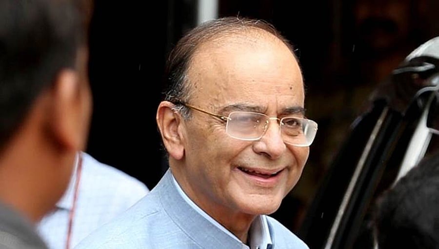 ಅರುಣ್ ಜೇಟ್ಲಿ ವಿರುದ್ಧ ಪಿಐಎಲ್ ಸಲ್ಲಿಸಿದ್ದ ವಕೀಲನಿಗೆ 50 ಸಾವಿರ ರು. ದಂಡ!