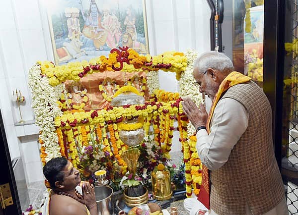 ಮಸ್ಕತ್ನಲ್ಲಿ ಶಿವ ದೇವಸ್ಥಾನ, ಸುಲ್ತಾನ್ ಖಬೂಸ್ ಮಸೀದಿಗೆ ಪ್ರಧಾನಿ ಮೋದಿ ಭೇಟಿ ಚಿತ್ರಗಳು