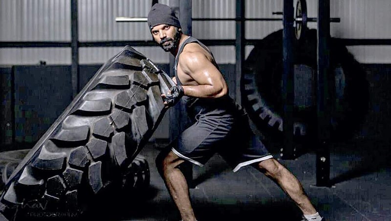 'ಅಯೋಗ್ಯ'ನಿಗೆ ದೇಹವನ್ನು ದಂಡಿಸಿದ ಸತೀಶ್ ನೀನಾಸಂ