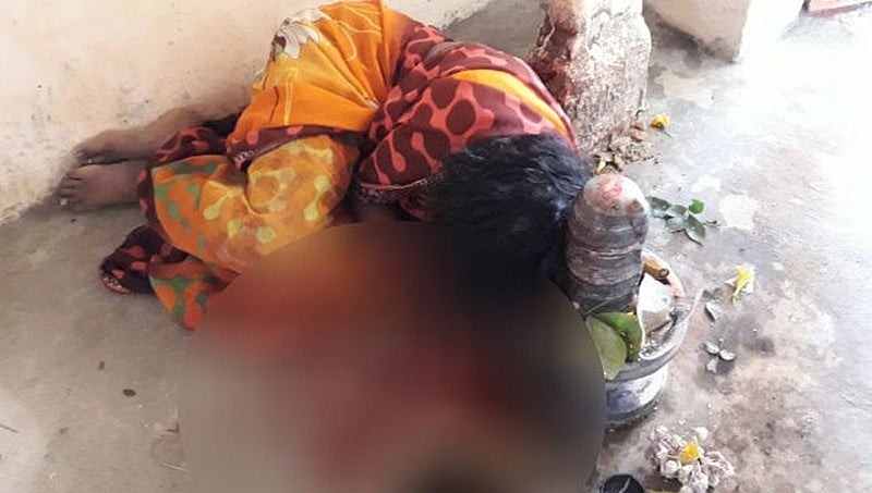 ಭಕ್ತಿಯ ಪರಾಕಾಷ್ಠೆ: ತನ್ನ ನಾಲಿಗೆಯನ್ನು ಕತ್ತರಿಸಿ ಶಿವನಿಗೆ ಅರ್ಪಿಸಿದ ವಿವಾಹಿತ ಮಹಿಳೆ!