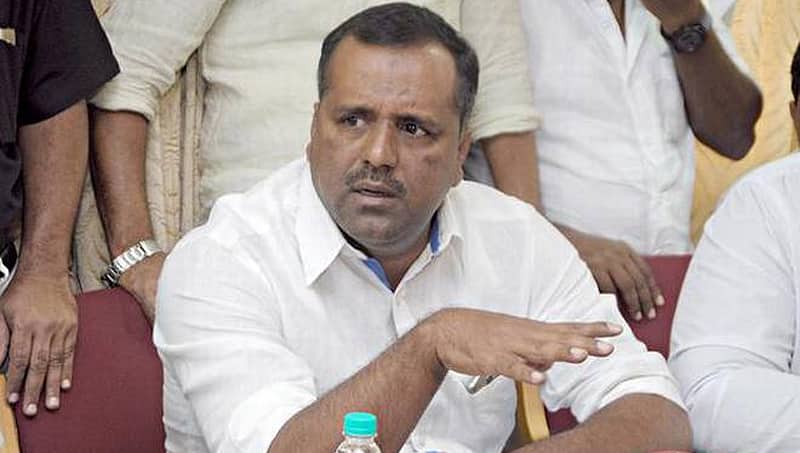 ಊಟ, ಸೌಹಾರ್ದಕೂಟಕ್ಕೂ ಬಿಜೆಪಿ ನಾಯಕರ ಅನುಮತಿ ಪಡೆಯಬೇಕಾ: ಯುಟಿ ಖಾದರ್ ಆಕ್ರೋಶ