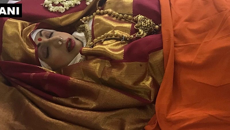 ಶ್ರೀದೇವಿ ಪಂಚಭೂತಗಳಲ್ಲಿ ಲೀನ, ಮೋಹಕ ತಾರೆಗೆ ಭಾವಪೂರ್ಣ ವಿದಾಯ