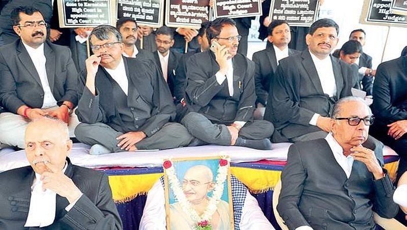 ನ್ಯಾಯಾಧೀಶರ ನೇಮಕಾತಿ ವಿಳಂಬ, ವಕೀಲರಿಂದ ಉಪವಾಸ ಸತ್ಯಾಗ್ರಹ, ಪ್ರತಿಭಟನೆ