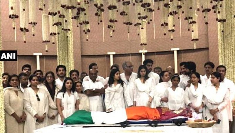 ನಟಿ ಶ್ರೀದೇವಿ ಅಂತ್ಯ ಸಂಸ್ಕಾರಕ್ಕೆ ಸರ್ಕಾರಿ ಗೌರವ: ರಾಜ್ ಠಾಕ್ರೆ ಟೀಕೆ