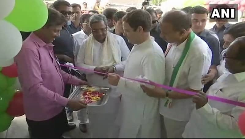 ಚಾಮರಾಜನಗರದಲ್ಲಿ ಇಂದಿರಾ ಕ್ಯಾಂಟೀನ್ ಉದ್ಘಾಟಿಸಿದ ರಾಹುಲ್ ಗಾಂಧಿ