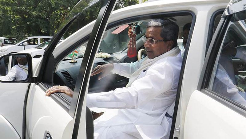 ಸಿಎಂಗೆ ತಟ್ಟಿದ ನೀತಿ ಸಂಹಿತೆ ಎಫೆಕ್ಟ್, ಡೈರಿ ಉದ್ಘಾಟನೆ ಮಾಡದೇ ವಾಪಸ್ ಆದ ಸಿದ್ದರಾಮಯ್ಯ