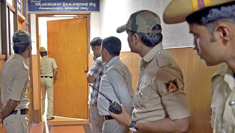 ಲೋಕಾಯುಕ್ತರಿಗೆ ಚಾಕು ಇರಿತ: ಆರೋಪಿ ತೇಜ್ ರಾಜ್ ಶರ್ಮಾ 5 ದಿನ ಪೊಲೀಸ್ ವಶಕ್ಕೆ