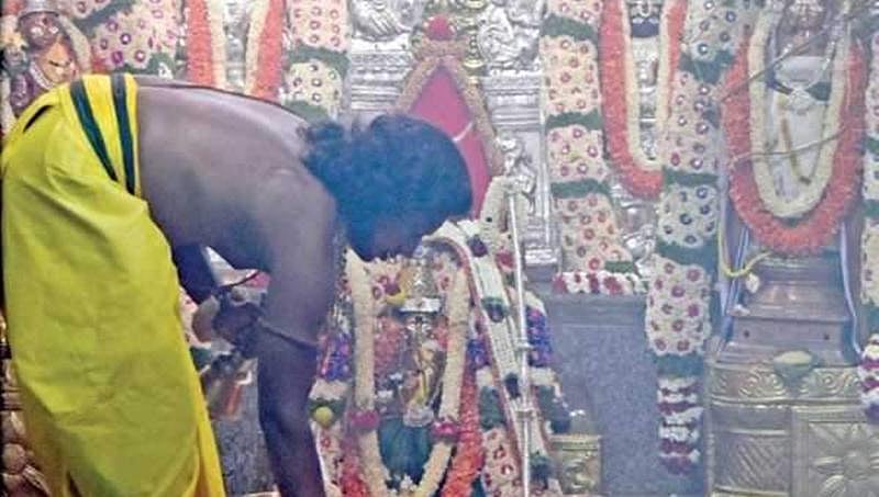 ವಿಜೃಂಭಣೆಯಿಂದ ನಡೆಯಿತು ಪುರಾಣ ಪ್ರಸಿದ್ಧ ಬೆಂಗಳೂರು ಕರಗ ಮಹೋತ್ಸವ