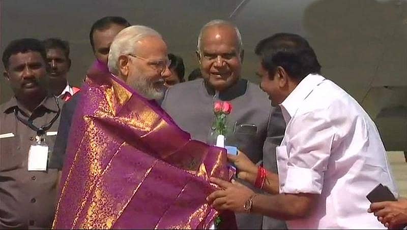ಡಿಫೆನ್ಸ್ ಎಕ್ಸ್'ಪೋ-2018: ಚೆನ್ನೈನಲ್ಲಿ ಪ್ರಧಾನಿ ಮೋದಿ, ಪ್ರತಿಭಟನಾ ನಿರತರಿಂದ ಕಪ್ಪು ಬಾವುಟ ಪ್ರದರ್ಶನ