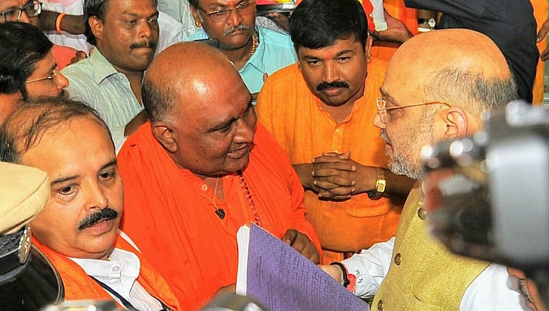 ಹುಬ್ಬಳ್ಳಿ ವಿಮಾನ ನಿಲ್ದಾಣಕ್ಕೆ ಸಿದ್ಧಾರೂಢ ಸ್ವಾಮೀಜಿ ಹೆಸರು, ಶ್ರೀಗೆ ಟಿಕೆಟ್ ನೀಡಲು ಅಮಿತ್ ಶಾಗೆ ಆಗ್ರಹ