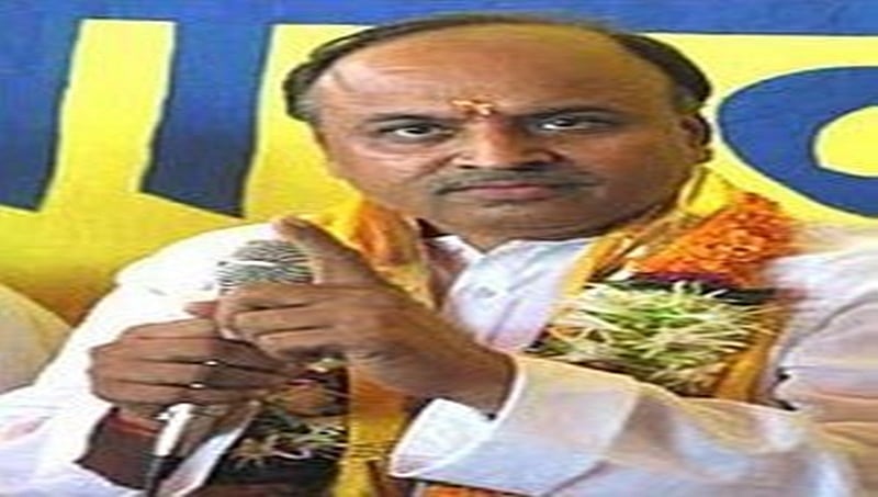 ನಮ್ಮ ಹೆಣ್ಮಕ್ಕಳೇ ಸುರಕ್ಷಿತವಾಗಿಲ್ಲ, ಪ್ರಧಾನಿಗೆ ವಿದೇಶ ಪ್ರವಾಸ ಬೇಕೇ: ತೊಗಾಡಿಯಾ ಟೀಕೆ