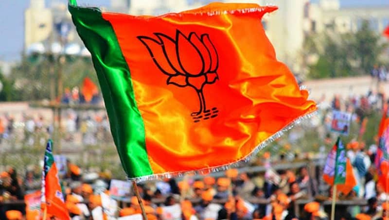 ಹನುಮಂತ ದೇವಾಲಯಕ್ಕೆ ಭೇಟಿ ನೀಡಿದ್ದ ಉತ್ತರ ಪ್ರದೇಶದ ಬಿಜೆಪಿ ಎಂಎಲ್‌ಸಿ ವಿರುದ್ಧ ಫತ್ವಾ!