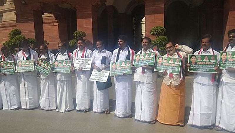 ಕಾಂಗ್ರೆಸ್ ಬೆಂಬಲ ನೀಡಿದರೆ ಎನ್ ಡಿಎ ಸರ್ಕಾರದ ವಿರುದ್ಧ ಅವಿಶ್ವಾಸ ನಿರ್ಣಯ: ಎಐಎಡಿಎಂಕೆ