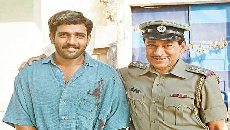 ಡಾ. ರಾಜ್ ಗೆ ಸ್ಟಂಟ್ ಮಾಸ್ಟರ್ ರವಿ ವರ್ಮ ಗೌರವ: 'ರುಸ್ತುಂ' ಮೋಶನ್ ಪೋಸ್ಟರ್ ಬಿಡುಗಡೆ