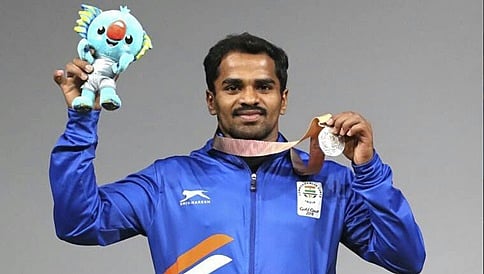 ವೈಟ್ ಲಿಫ್ಟಿಂಗ್ ನಲ್ಲಿ ಬೆಳ್ಳಿ ಪದಕದಿಂದ ಉತ್ತಮ ಜೀವನದ ಆಶಾವಾದದಲ್ಲಿ ಗುರುರಾಜ್ ಪೂಜಾರಿ
