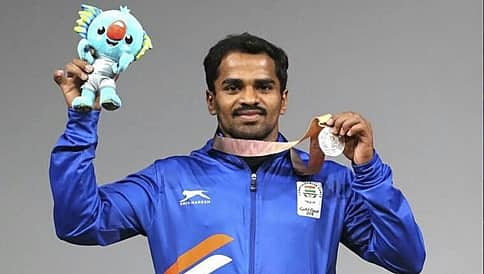 ವೈಟ್ ಲಿಫ್ಟಿಂಗ್ ನಲ್ಲಿ ಬೆಳ್ಳಿ ಪದಕದಿಂದ ಉತ್ತಮ ಜೀವನದ ಆಶಾವಾದದಲ್ಲಿ ಗುರುರಾಜ್ ಪೂಜಾರಿ