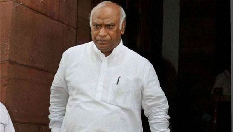 ಚಿತ್ತಾಪುರ ಕ್ಷೇತ್ರ ಪ್ರಿಯಾಂಕ್ ಗೆ ಕಬ್ಬಿಣದ ಕಡಲೆ: ರಾಜ್ಯ ರಾಜಕೀಯಕ್ಕೆ ಮಲ್ಲಿಕಾರ್ಜುನ ಖರ್ಗೆ?