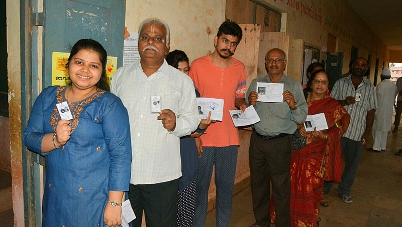 ಕರ್ನಾಟಕ ವಿಧಾನಸಭೆ ಚುನಾವಣೆ: 222 ಕ್ಷೇತ್ರಗಳಲ್ಲಿ ಮತದಾನ ಪ್ರಗತಿಯಲ್ಲಿ
