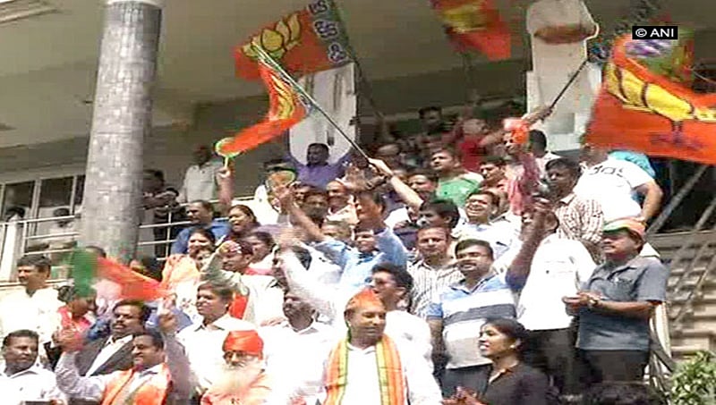 ಬಿಜೆಪಿ ಕಾರ್ಯಕರ್ತರಿಂದ ವಿಜಯೋತ್ಸವ ಆಚರಣೆ