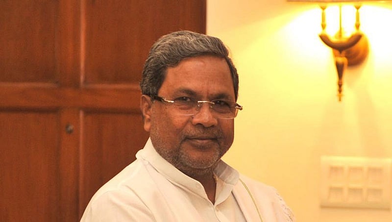 ಸಿದ್ದರಾಮಯ್ಯ ರಾಜೀನಾಮೆ ಅಂಗೀಕಾರ: ಉಸ್ತುವಾರಿ ಮುಖ್ಯಮಂತ್ರಿಯಾಗಿ ಮುಂದುವರೆಯಲು ರಾಜ್ಯಪಾಲರ ಸೂಚನೆ