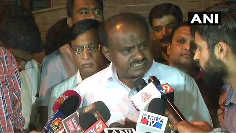 ರಾಜ್ಯಪಾಲರು ’ಕುದುರೆ ವ್ಯಾಪಾರ’ಕ್ಕೆ ಪ್ರೋತ್ಸಾಹ ನಿಡುತ್ತಿದ್ದಾರೆ: ಎಚ್.ಡಿ. ಕುಮಾರಸ್ವಾಮಿ