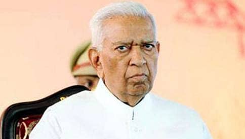 ರಾಜ್ಯಪಾಲರ ಮುಂದೆ ಕಾಂಗ್ರೆಸ್, ಜೆಡಿಎಸ್ ಶಾಸಕರ ಪರೇಡ್, ಬಳಿಕ ರೆಸಾರ್ಟ್ ಗೆ