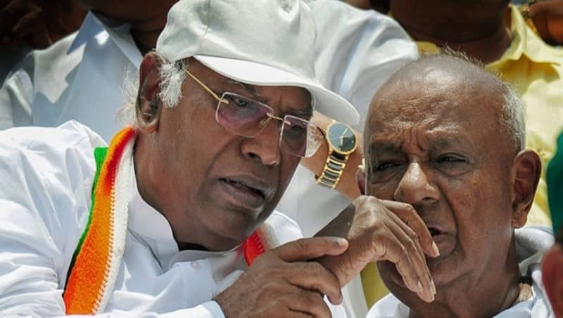 ರಾಜ್ಯ ರಾಜಕೀಯ: ದೇವೇಗೌಡ-ರಾಹುಲ್ ಗಾಂಧಿ ಚರ್ಚೆ