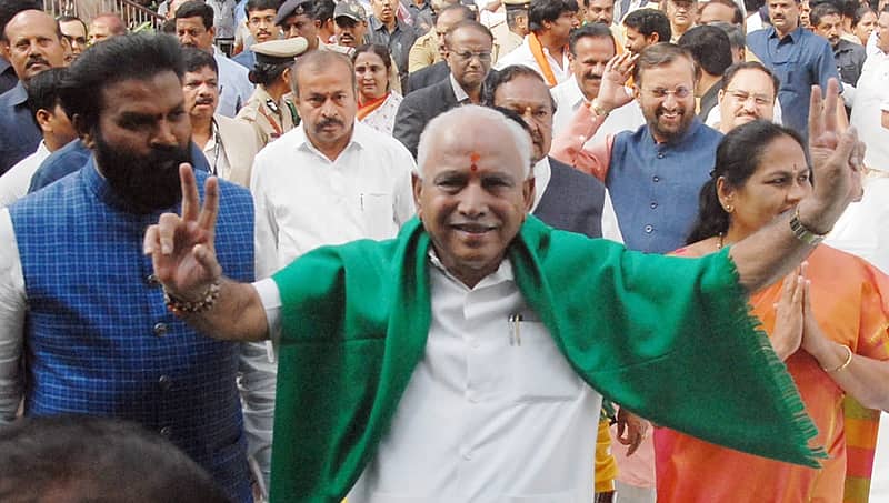 ಬಹುಮತ ಸಾಬೀತುಪಡಿಸಲು 15 ದಿನ ಅವಕಾಶ, ಬಿಎಸ್ ವೈ ಮುಂದಿರುವ ಆಯ್ಕೆಗಳು...