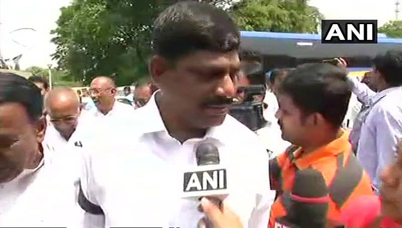 ಬಿಜೆಪಿ ಹಿಡಿತದಲ್ಲಿ ಕೈ ಶಾಸಕ ಆನಂದ್ ಸಿಂಗ್, ಉಳಿದ ಎಲ್ಲಾ ಶಾಸಕರೂ ನಮ್ಮ ಜೊತೆ: ಸಂಸದ ಡಿಕೆ ಸುರೇಶ್