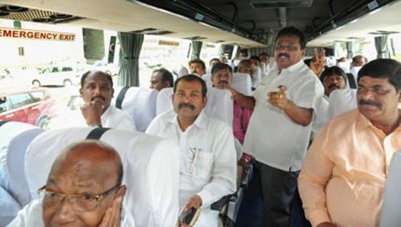 ಕಾಂಗ್ರೆಸ್ ರಾಜ್ಯಪಾಲರಿಗೆ ನೀಡಿರುವ ಕೆಲ ಶಾಸಕರ ಸಹಿ ನಕಲಿ : ಬಿಜೆಪಿ