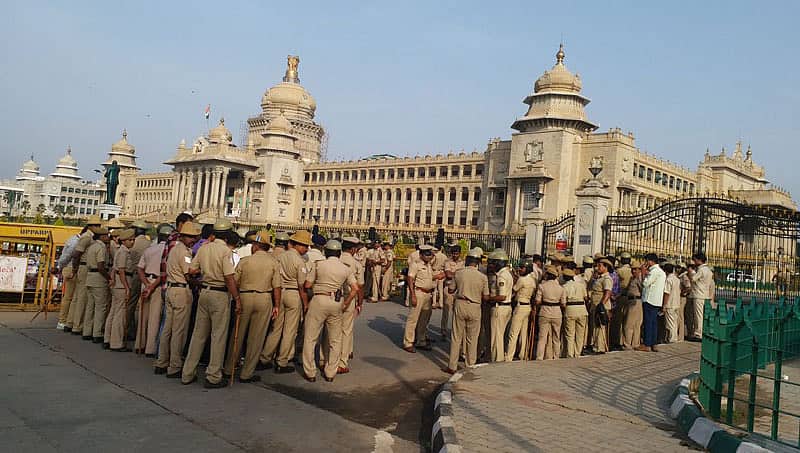 ವಿಶ್ವಾಸಮತ ಯಾಚನೆ: ವಿಧಾನಸೌಧಕ್ಕೆ ಪೊಲೀಸ್ ಸರ್ಪಗಾವಲು, ನಿಷೇಧಾಜ್ಞೆ ಜಾರಿ