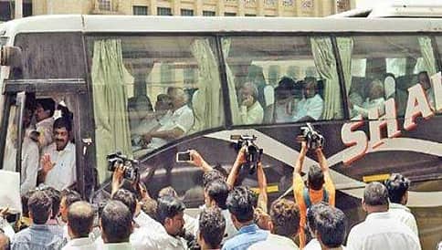 'ರೆಸಾರ್ಟ್' ರಾಜಕೀಯದ ಬಳಿಕ 'ಶಾಸಕರಿಗೆ ಕೊನೆಗೂ ಬಿಡುಗಡೆ ಭಾಗ್ಯ'